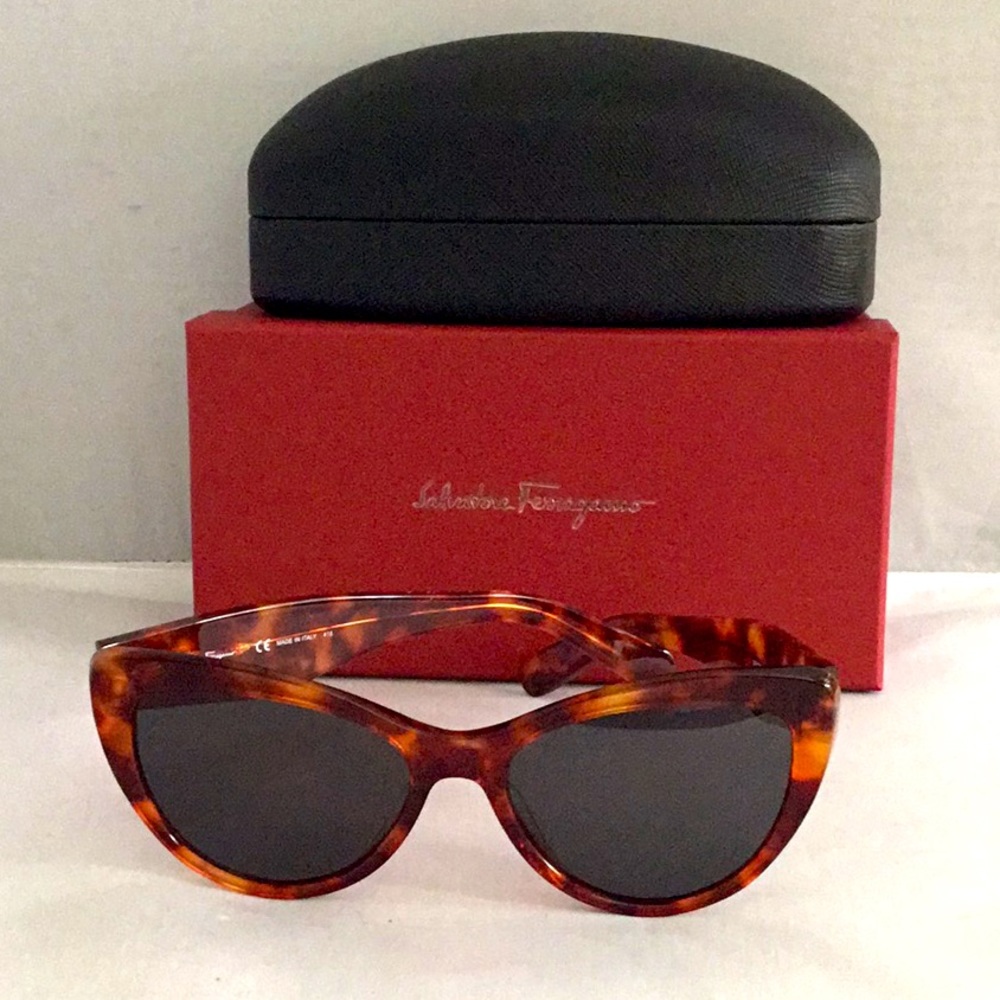 SALVATORE FERRAGAMO SUNGLASSES LADIES.